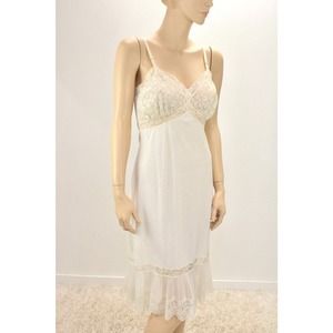 Vintage Van Raalte Full Slip sz 32 Suavette Fancy Lace Trim Creamy White Nylon S